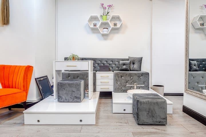Manicure and pedicure station